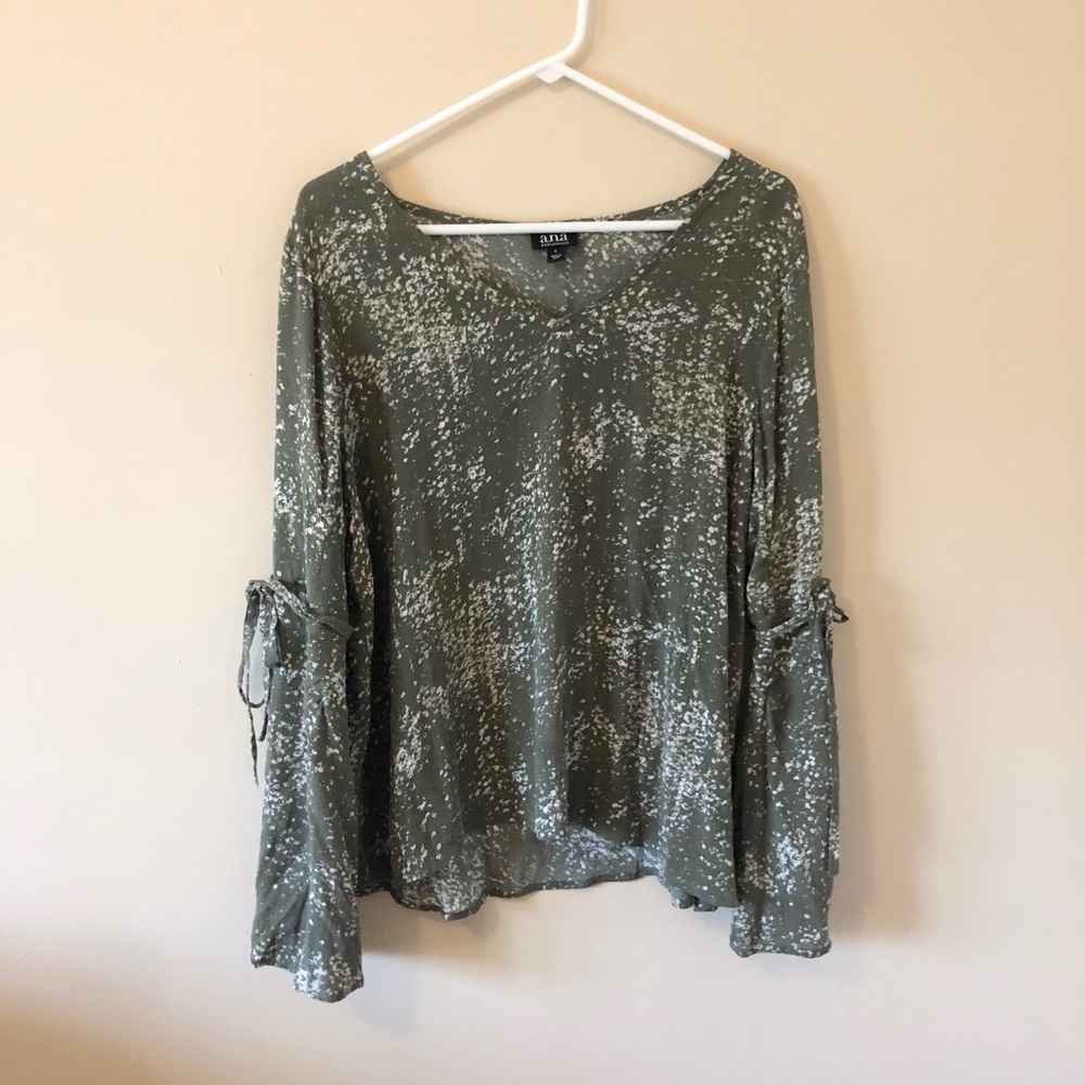 a.n.a women’s L flowy blouse
